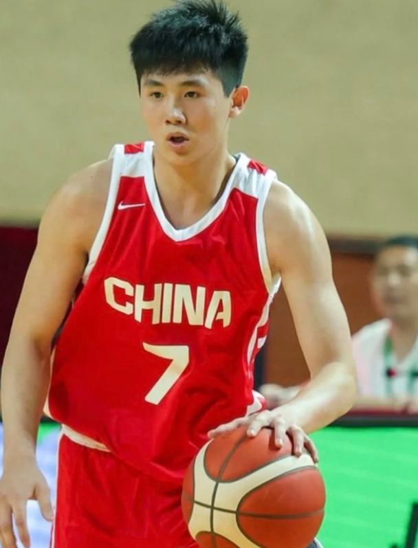坛最具潜力, inews, 的联赛打球